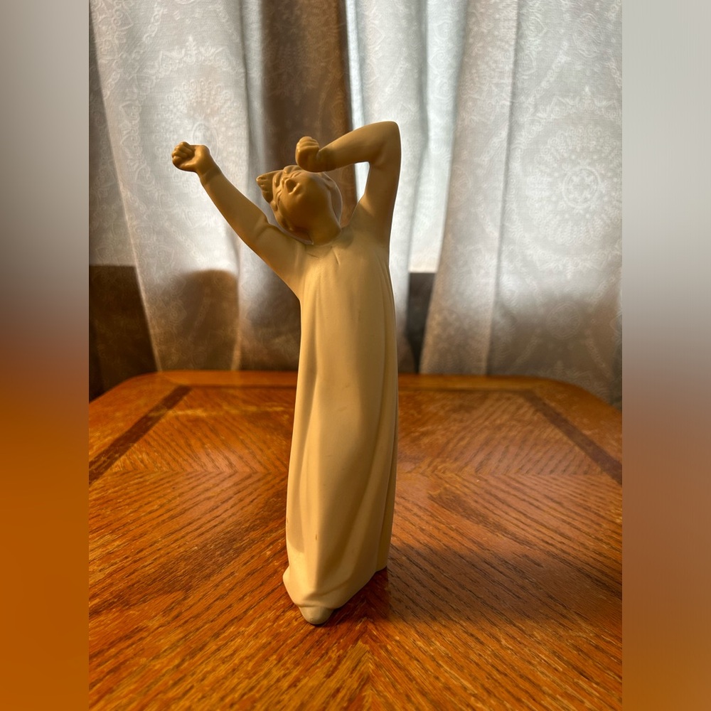 RETIRED Vintage 1970 NAO Lladro Daisa Handmade in Spain Yawning Boy